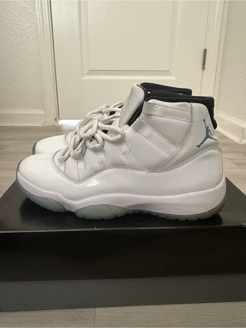 Jordan 11 Legend Blue